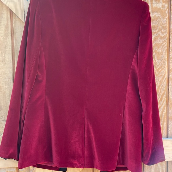 Alice and Olivia Deep Ruby Black Velvet blazer - Picture 8 of 9